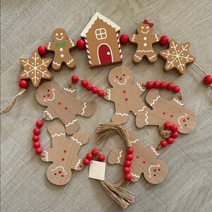 NWT Set of 2 Gingerbread Man and House Holiday Garland